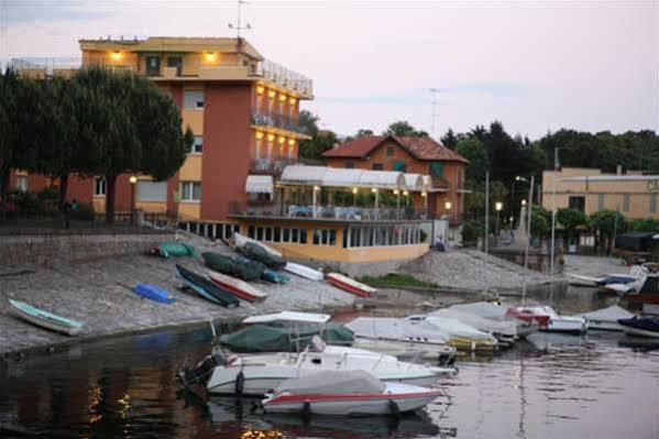 Hotel Capri Lesa Exterior photo